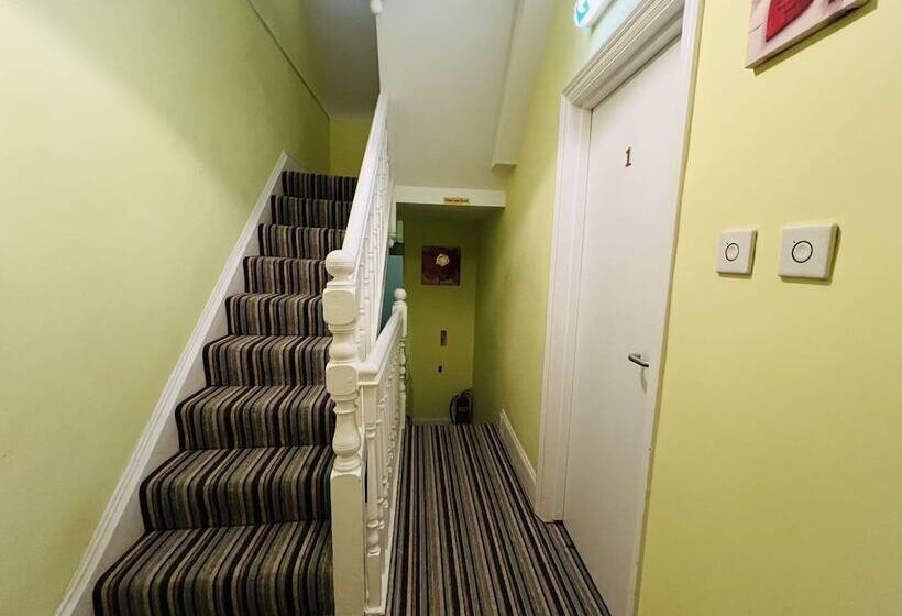 בית מלון כפרי Station