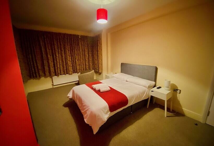 בית מלון כפרי Station