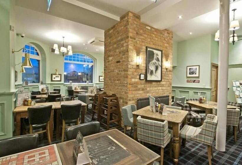 The Queen Hotel Wetherspoon