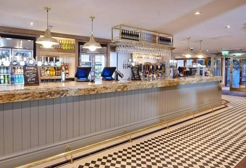 The Queen Hotel Wetherspoon