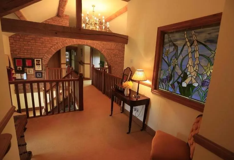 Ty Derw Country House B&b