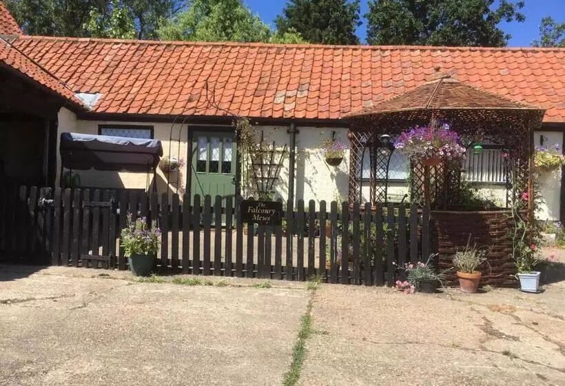 Valley Farmhouse B&b