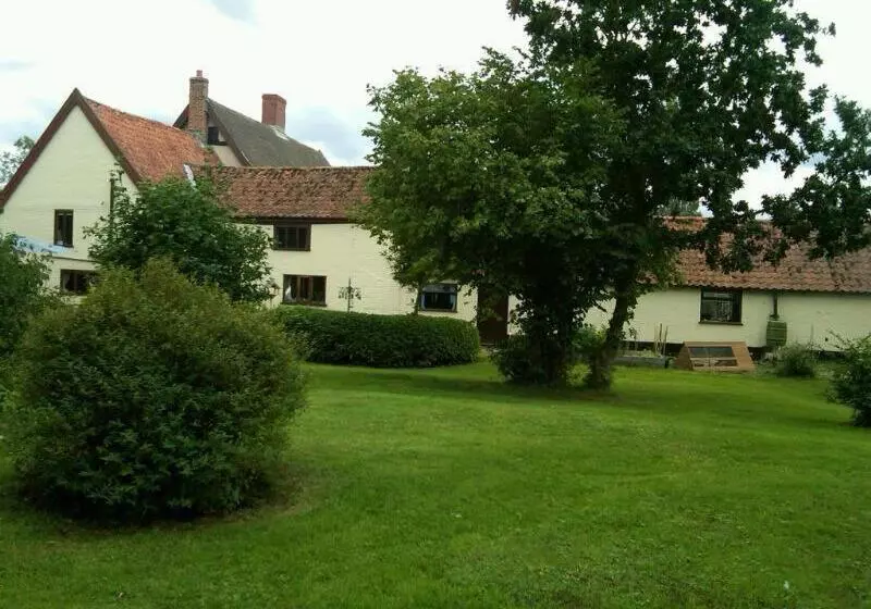 Valley Farmhouse B&b