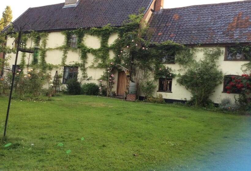 Valley Farmhouse B&b