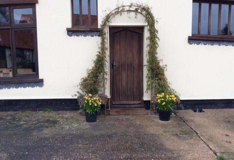 Valley Farmhouse B&b