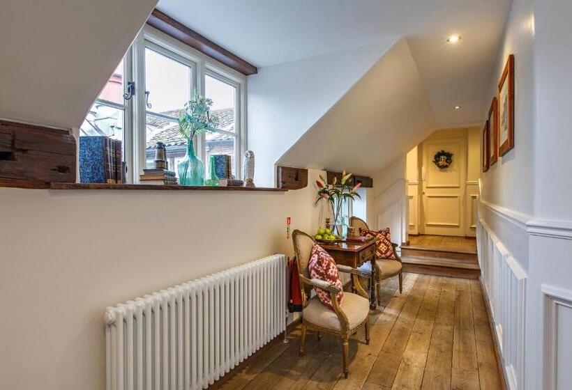 Bed and Breakfast Byfords