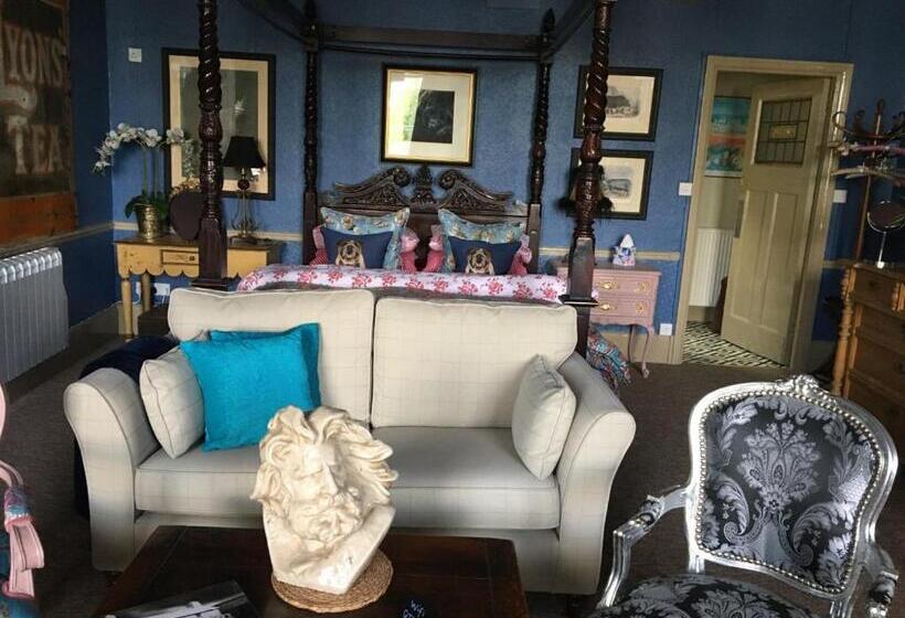 צימר The Forester And Flower