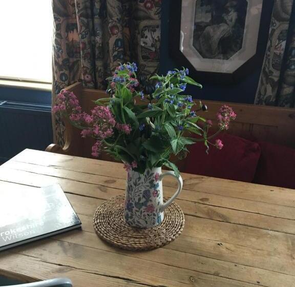 צימר The Forester And Flower