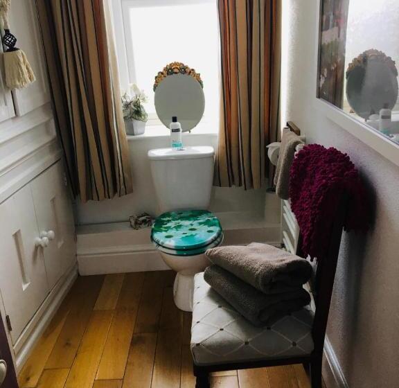 צימר The Forester And Flower