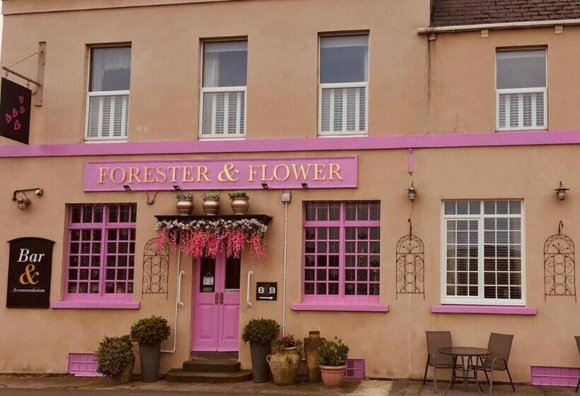 צימר The Forester And Flower