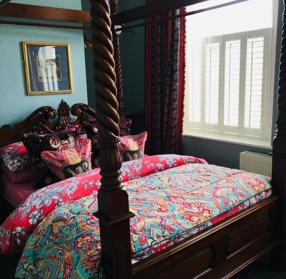 צימר The Forester And Flower