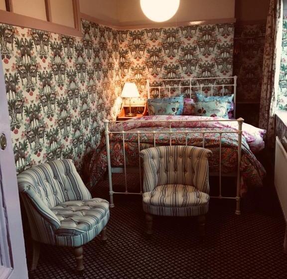 צימר The Forester And Flower