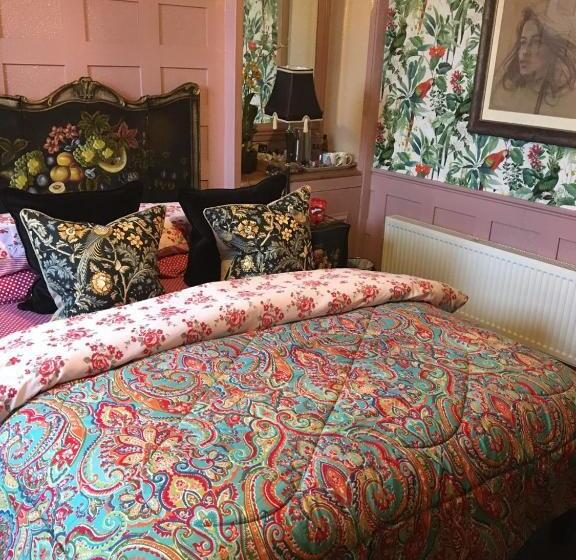 צימר The Forester And Flower