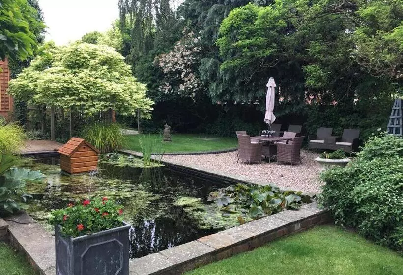 Aamiaismajoitus (B&B) Treherne House & The Malvern Retreat
