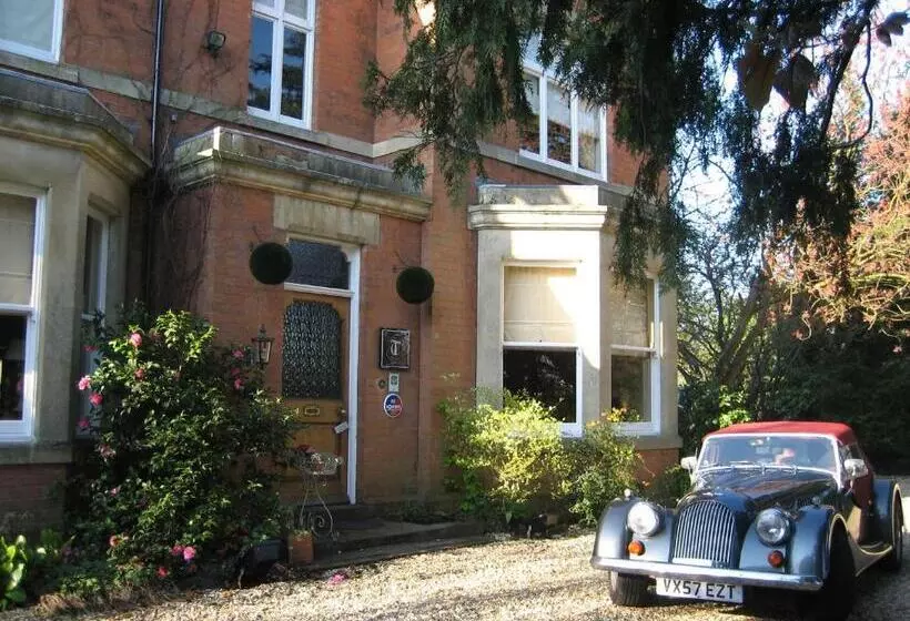Aamiaismajoitus (B&B) Treherne House & The Malvern Retreat