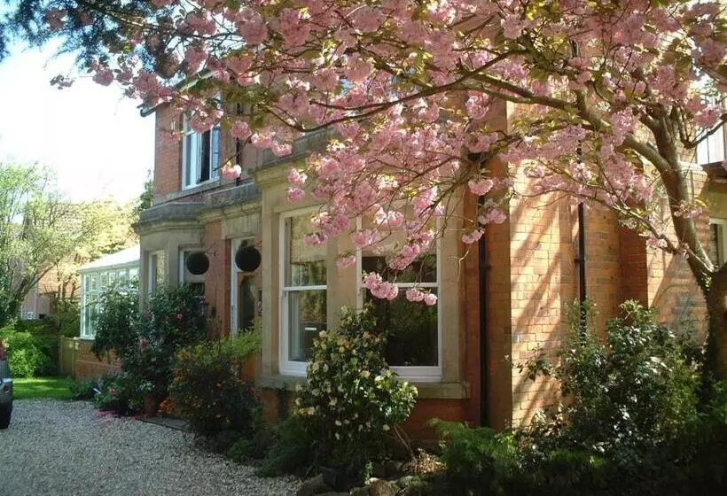 Aamiaismajoitus (B&B) Treherne House & The Malvern Retreat