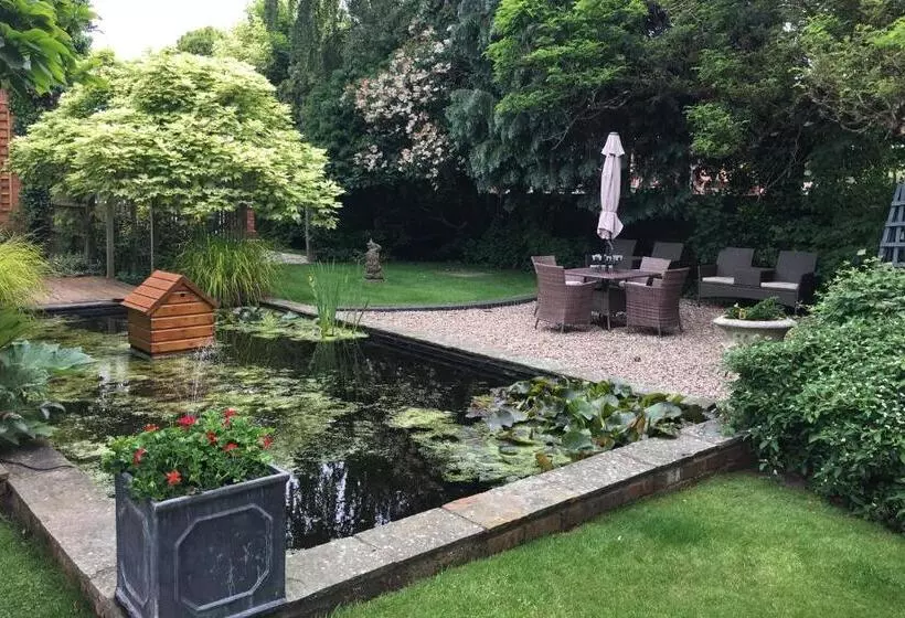 Aamiaismajoitus (B&B) Treherne House & The Malvern Retreat