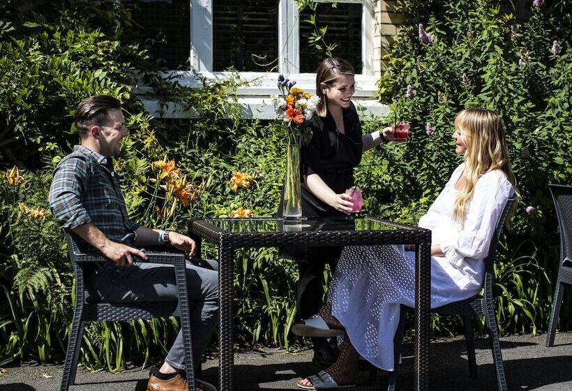 בית מלון כפרי Broomhill Estate