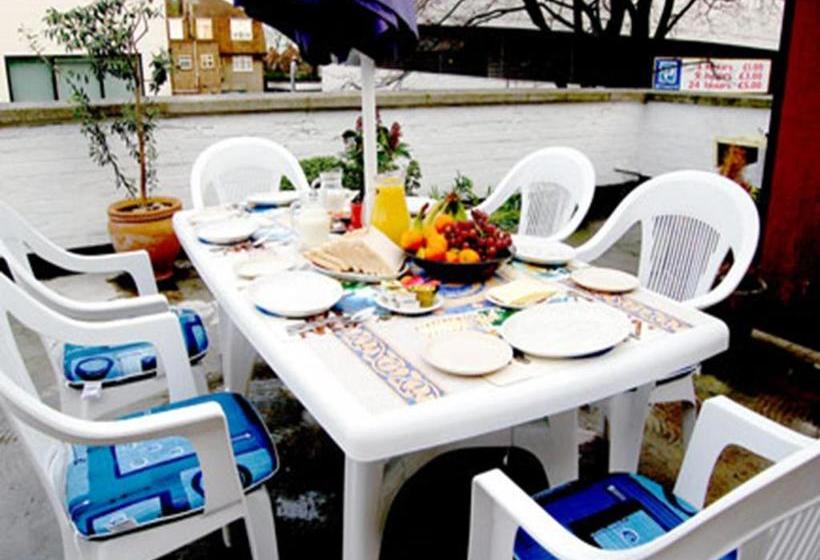 酒店 St. George S Lodge