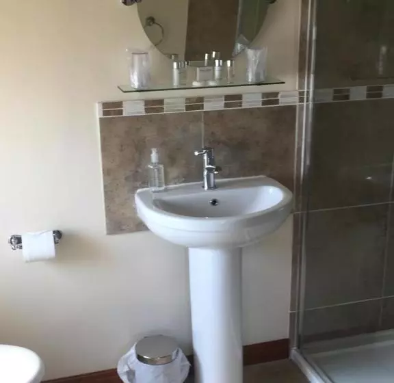 Oaklodge Bed And Breakfast