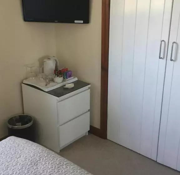 Oaklodge Bed And Breakfast