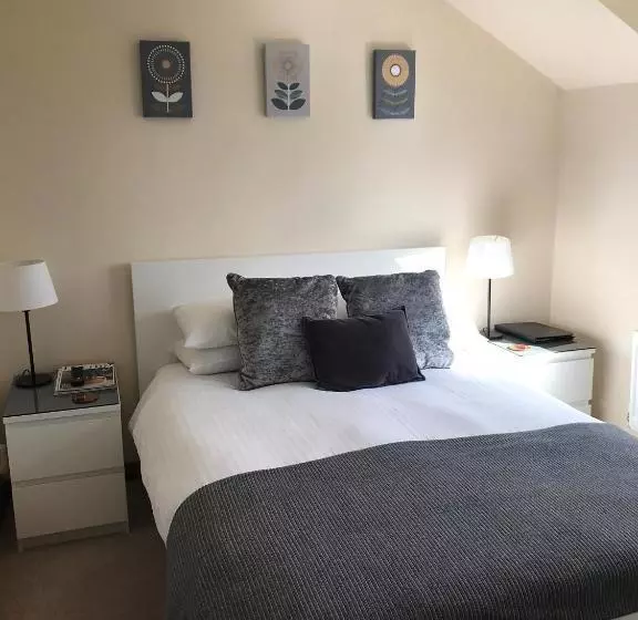 Oaklodge Bed And Breakfast