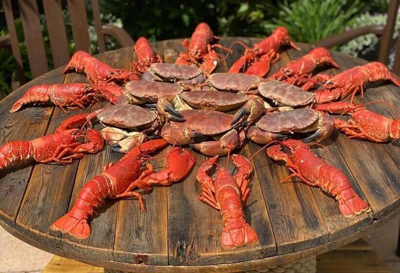 The Upper Largo Hotel & Restaurant