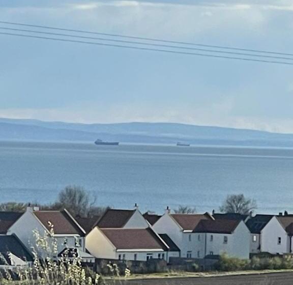 The Upper Largo Hotel & Restaurant