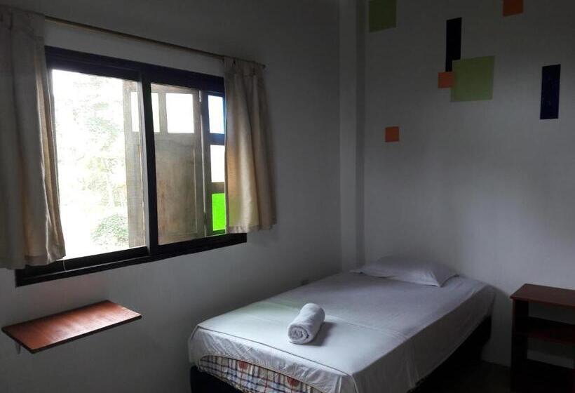 هاستل Hostal Casa Taisha
