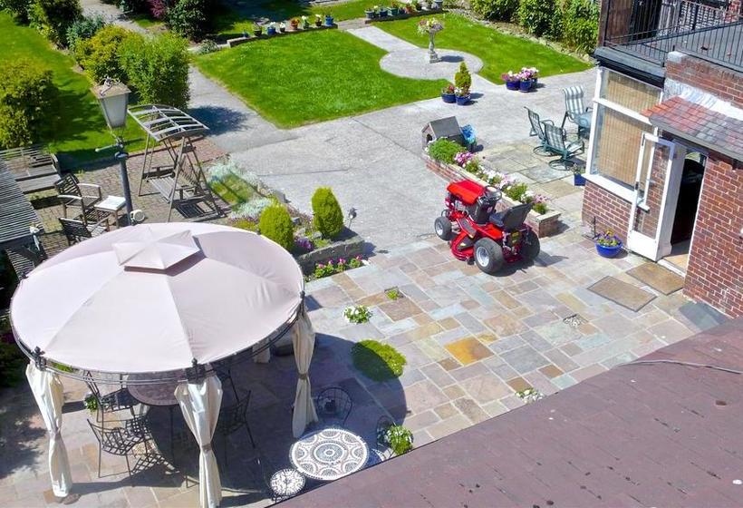 Bed and Breakfast Acorn Guest House In Hull