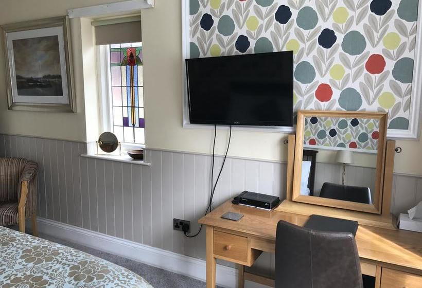 Bed and Breakfast Acorn Guest House In Hull