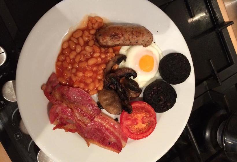 Bed and Breakfast Acorn Guest House In Hull