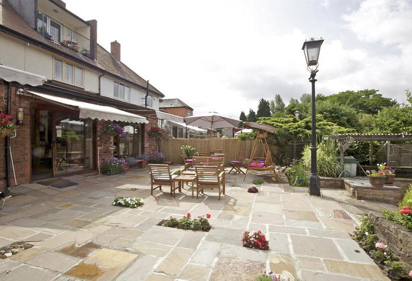 Bed and Breakfast Acorn Guest House In Hull