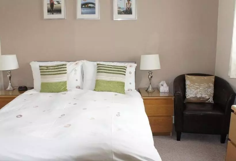 تختخواب و صبحانه Alexander Guest House