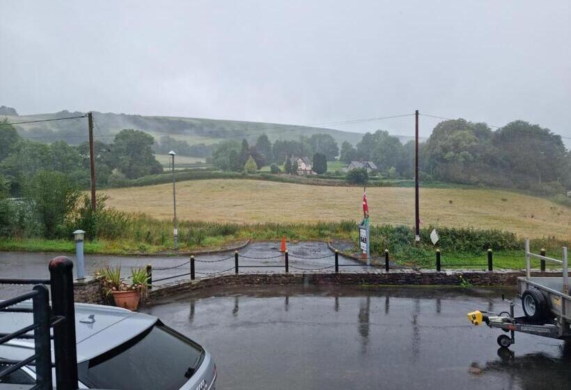 مبيت وإفطار Castle Lodge   Brecon Beacons Accommodation