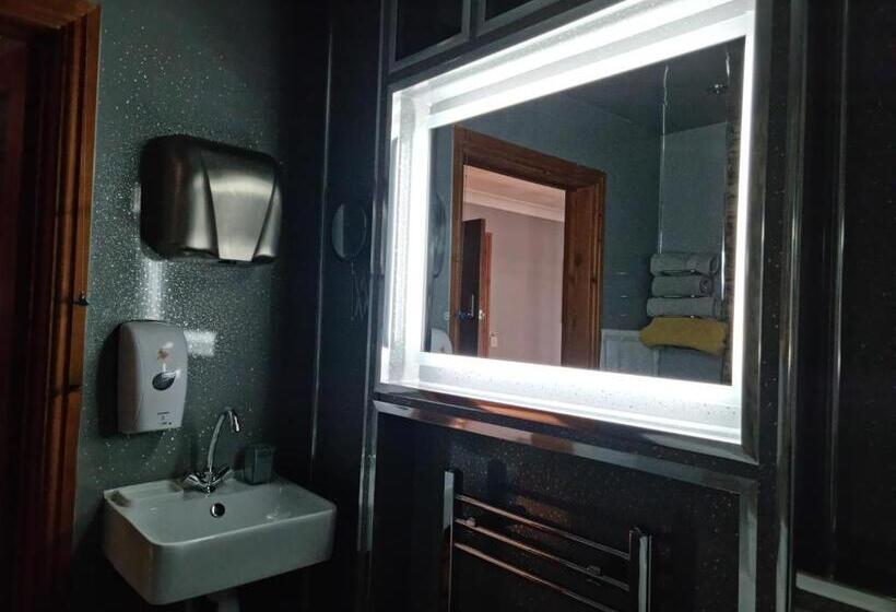 مبيت وإفطار Castle Lodge   Brecon Beacons Accommodation