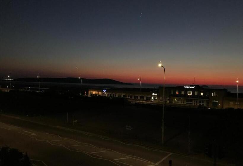 تختخواب و صبحانه The Sunfold