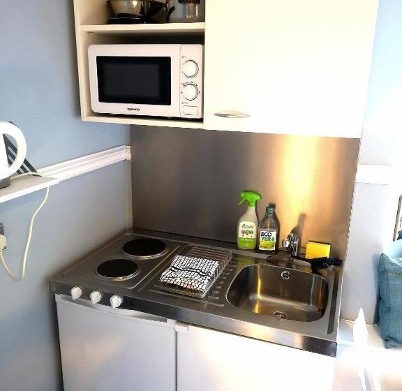 تختخواب و صبحانه The Sunfold