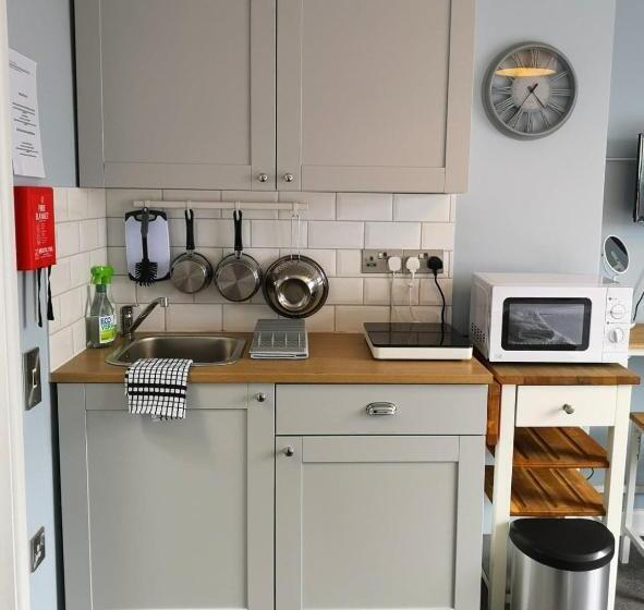 تختخواب و صبحانه The Sunfold