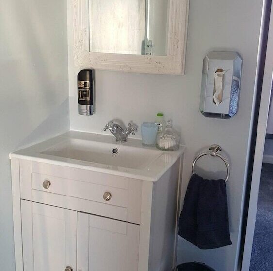 تختخواب و صبحانه The Sunfold