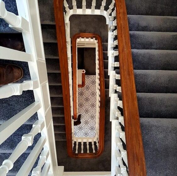 تختخواب و صبحانه The Sunfold