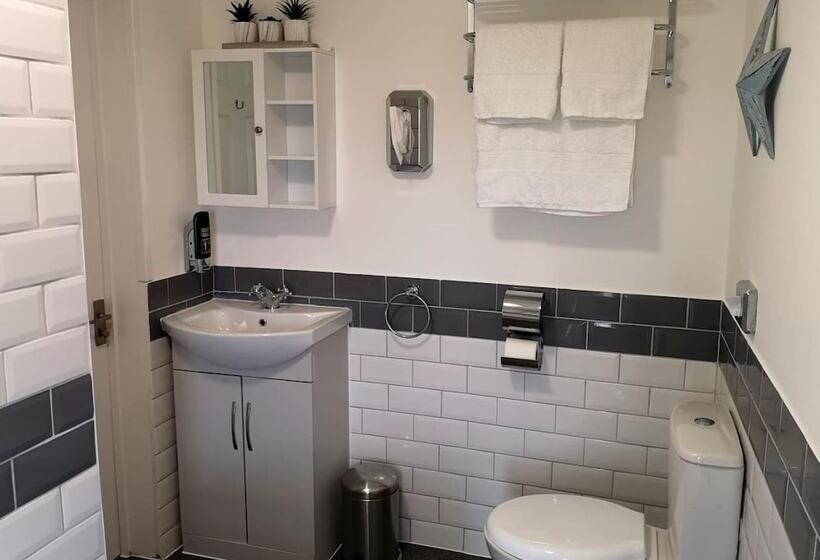 تختخواب و صبحانه The Sunfold