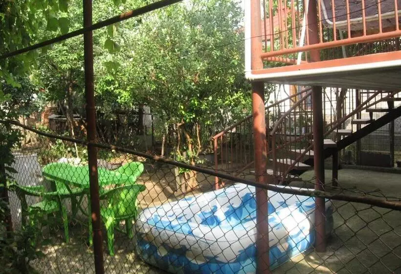 Hostel Temuri