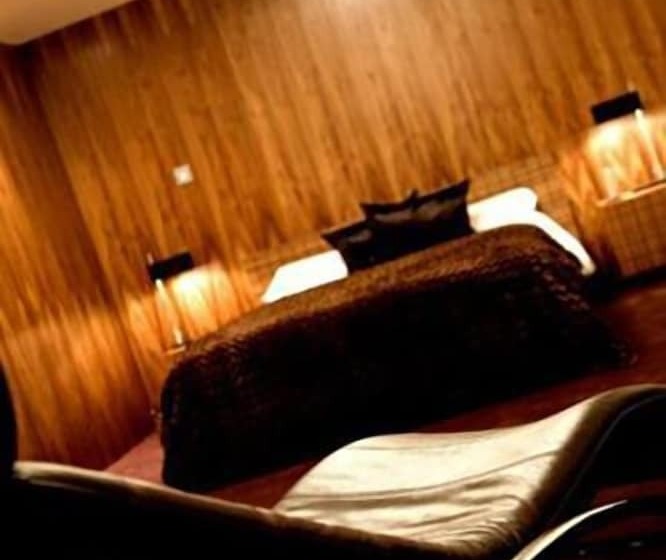 בית מלון כפרי 61 Warwick Road