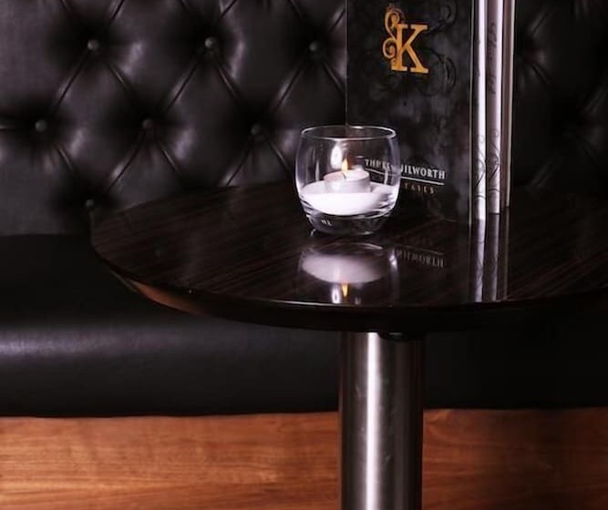 בית מלון כפרי 61 Warwick Road