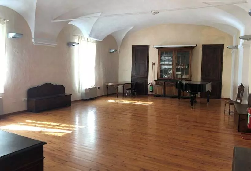 ホテル Albergo Dell Academia