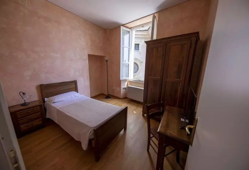 ホテル Albergo Dell Academia