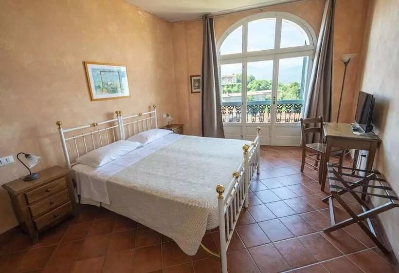 ホテル Albergo Dell Academia