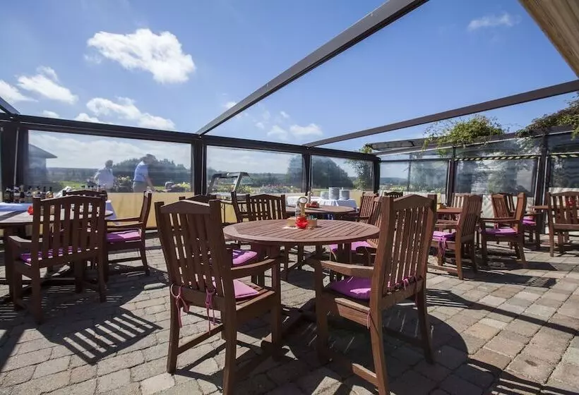 ホテル Dudsbury Golf Club   And Spa
