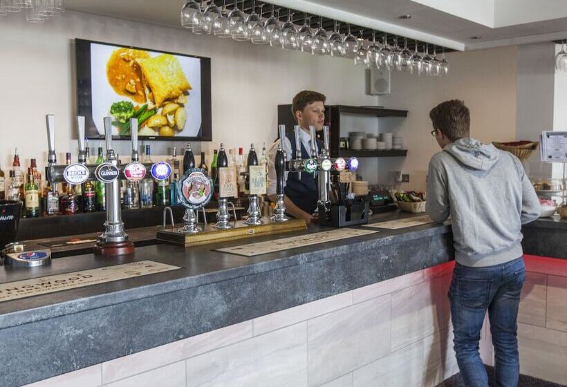 酒店 Dudsbury Golf Club   And Spa